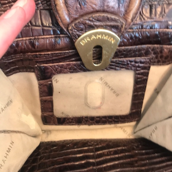 👜🌺❤️ Gently Worn Brahmin Purse - Picture 3 of 5